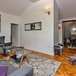 Apartment Cozy In With Wifi Makarska