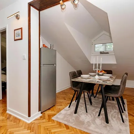 Διαμέρισμα Cozy In With Wifi