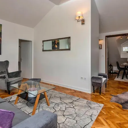 Apartman Cozy In With Wifi Makarska
