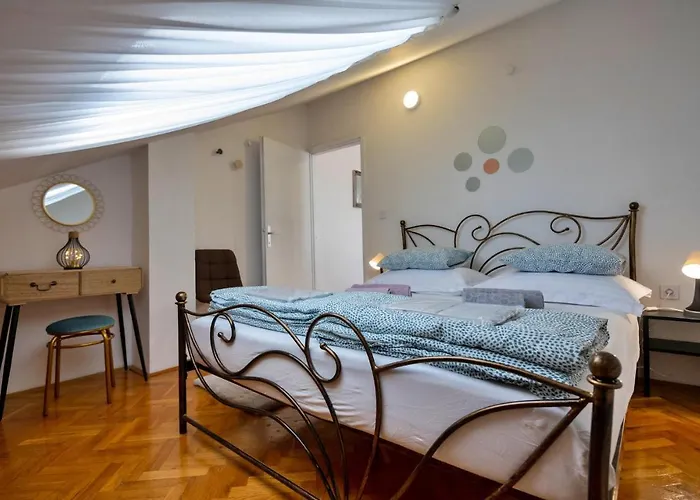 In With Wifi מאקרסקה